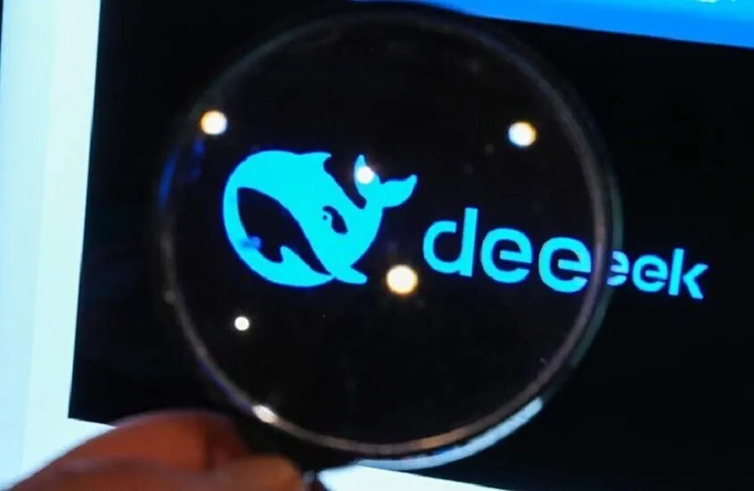 “ديب سيك” الصينية تعود للمنافسة بنموذج ذكاء اصطناعي يتحدى هيمنة ChatGPT وGemini